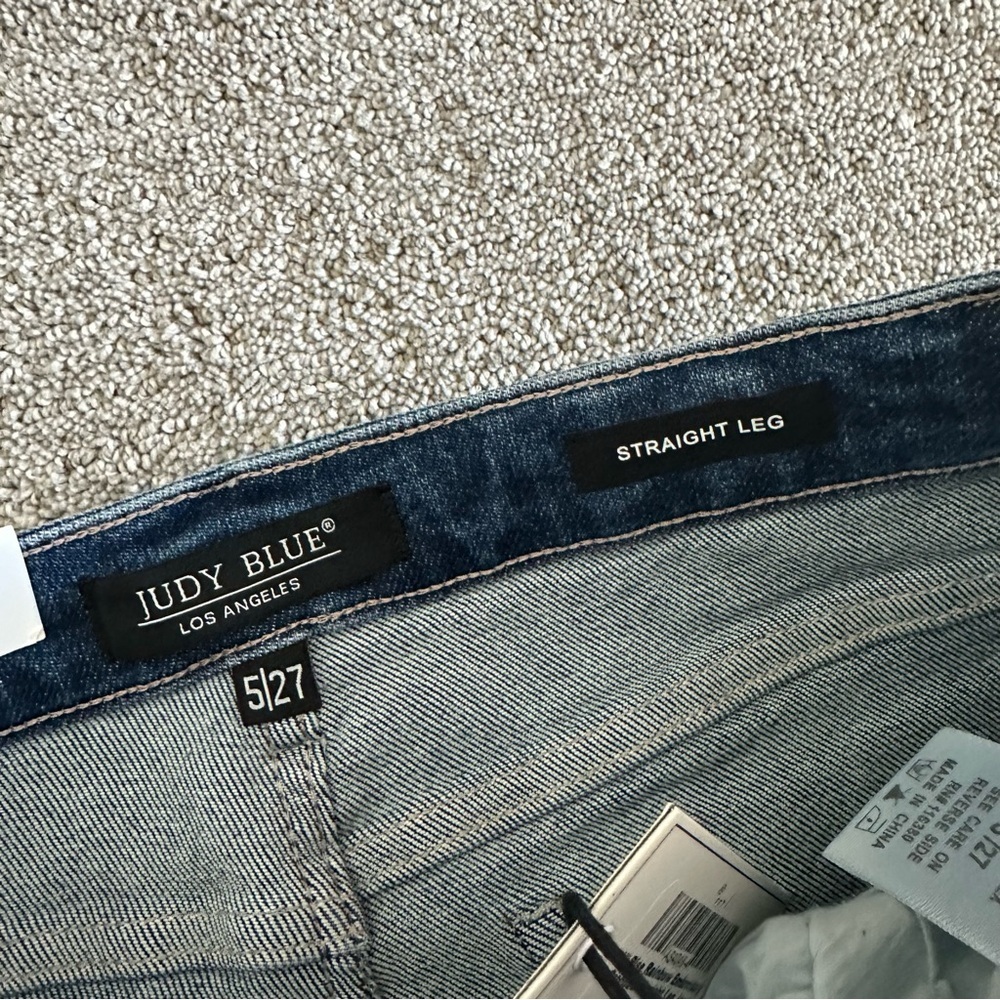 NWT Judy Blue Hi-Rise‎ Rainbow Embroidery Cropped Straight Leg Jean 5/27 - Picture 4 of 9
